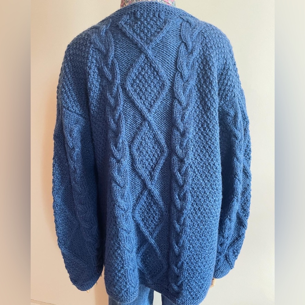 🚨SOLD🚨Wool sweater hand knit in Nepal. - Picture 3 of 3